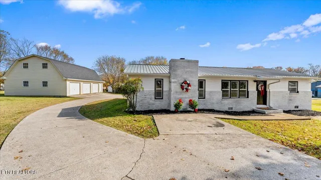 $309,000 | 326 Greenwood Circle, Madisonville, TN 37354