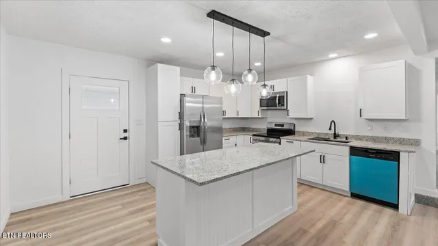 $309,000 | 326 Greenwood Circle, Madisonville, TN 37354