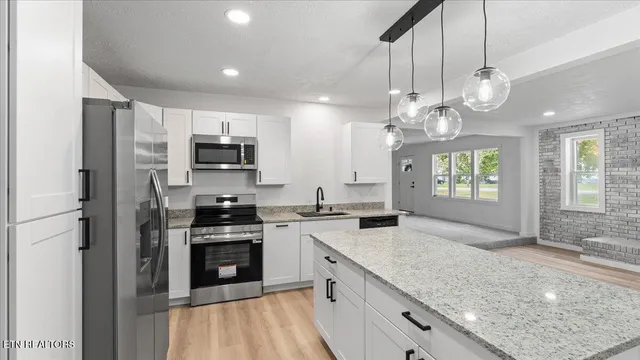 $309,000 | 326 Greenwood Circle, Madisonville, TN 37354