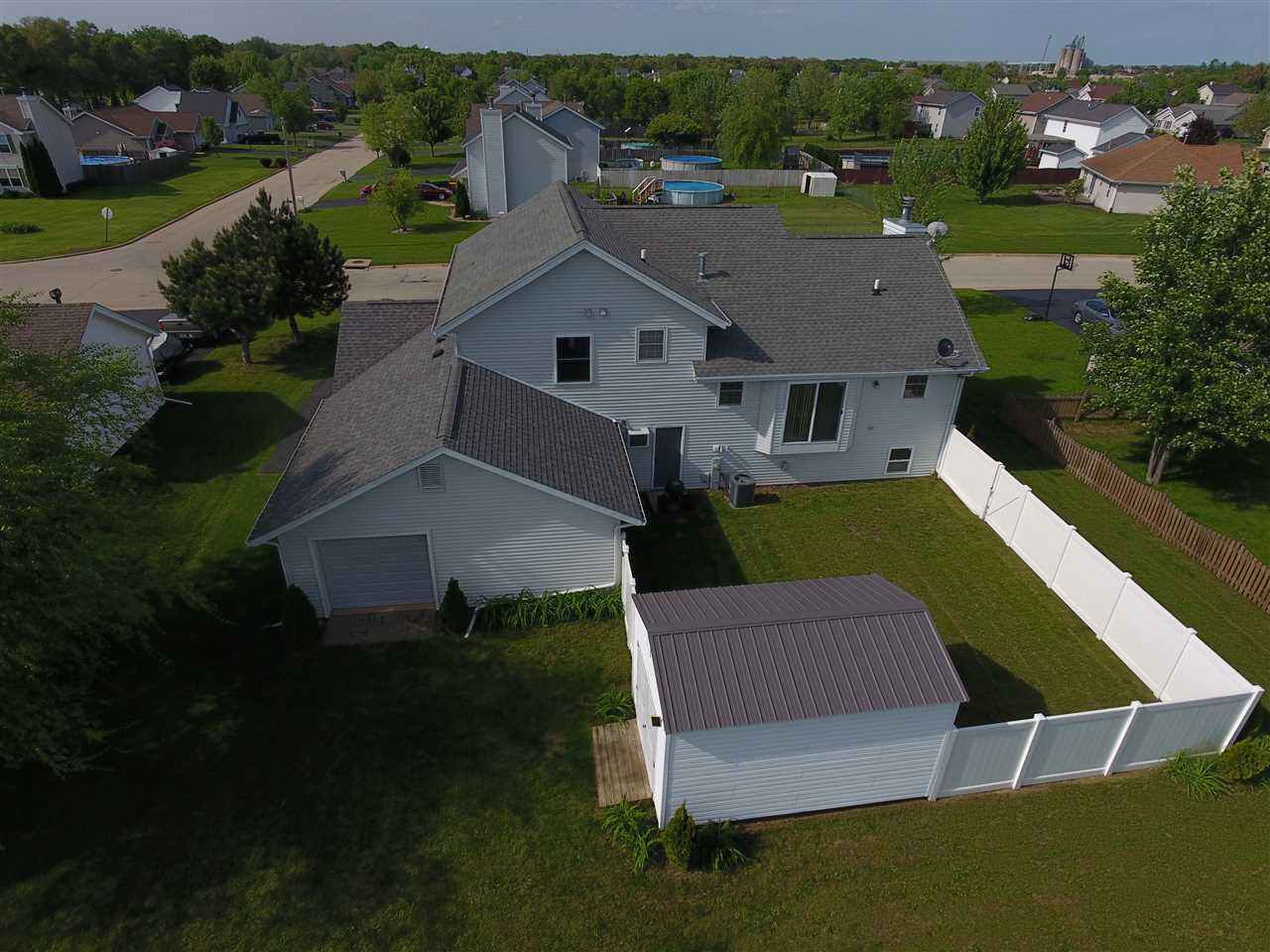 2104 Edge Rock Road Rockton, IL 61072 - Photo 2 of 24 Gallery Image 2