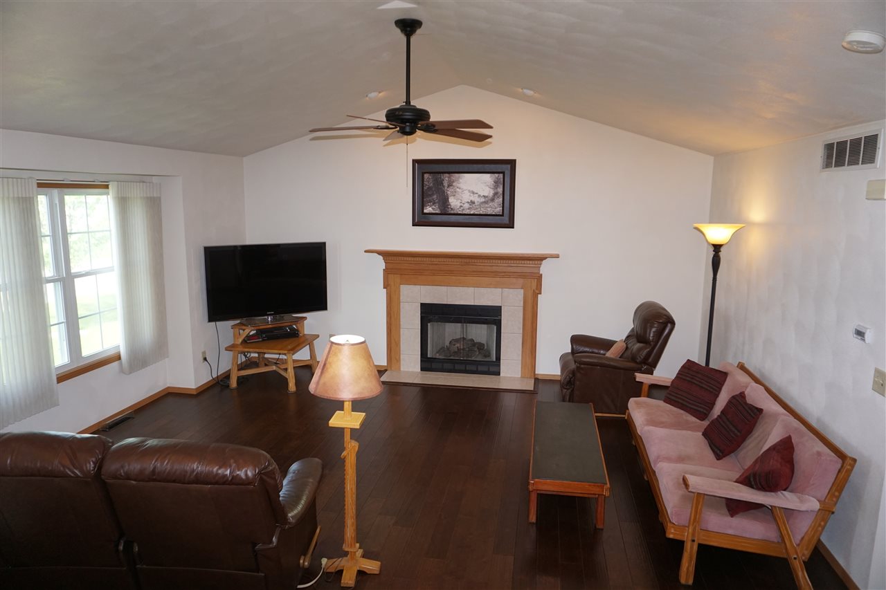 2104 Edge Rock Road Rockton, IL 61072 - Photo 6 of 24 Gallery Image 6