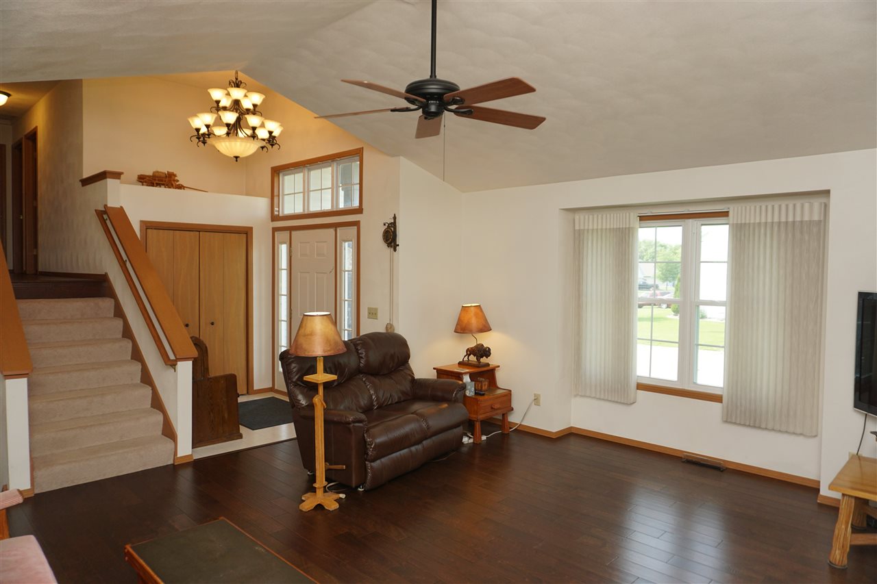 2104 Edge Rock Road Rockton, IL 61072 - Photo 7 of 24 Gallery Image 7
