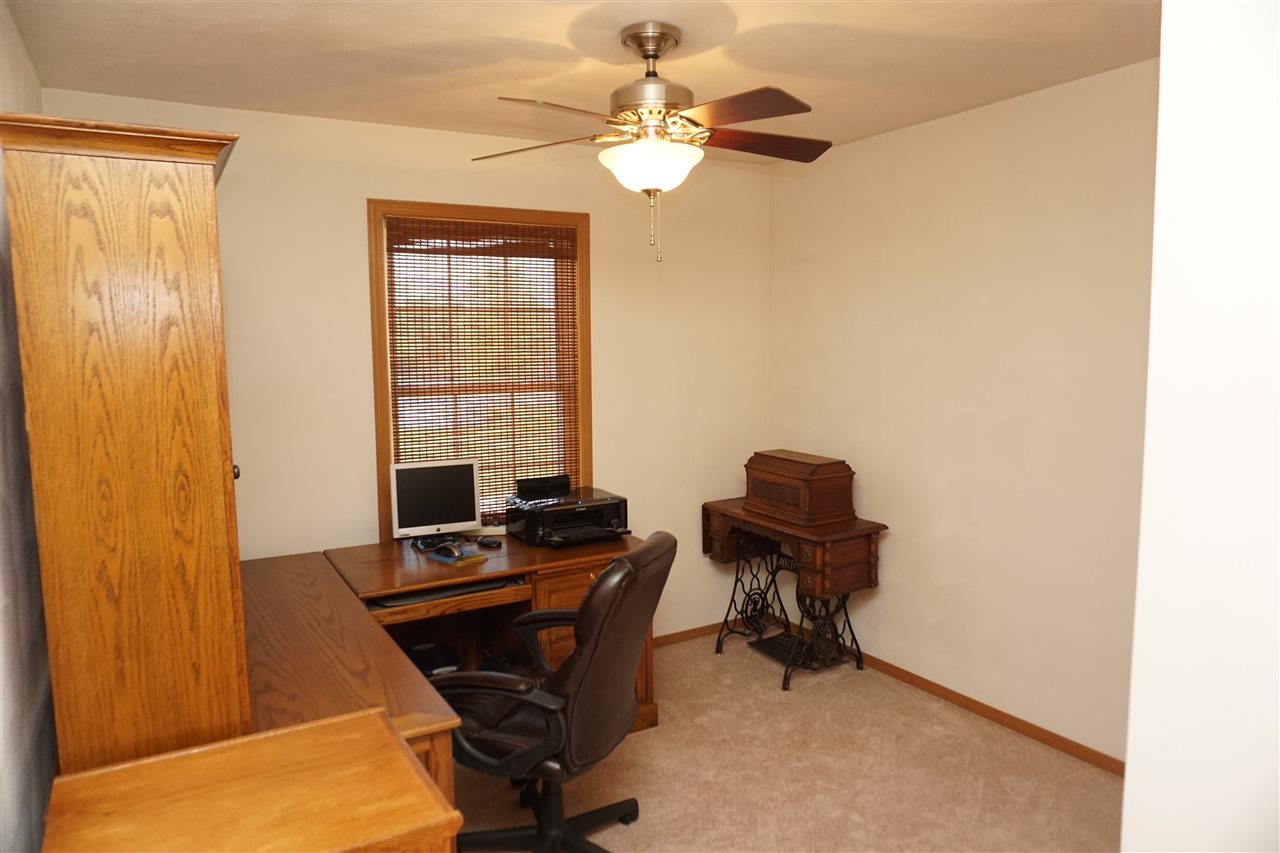 2104 Edge Rock Road Rockton, IL 61072 - Photo 9 of 24 Gallery Image 9