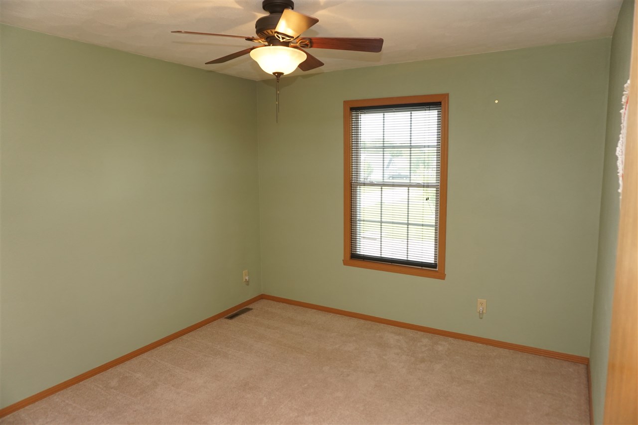 2104 Edge Rock Road Rockton, IL 61072 - Photo 10 of 24 Gallery Image 10