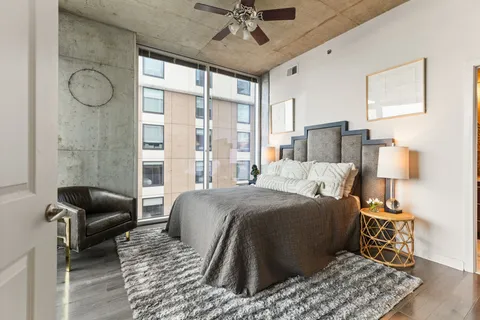 $899,000 | 301 Demonbreun Street, Unit 914, Nashville, TN 37201