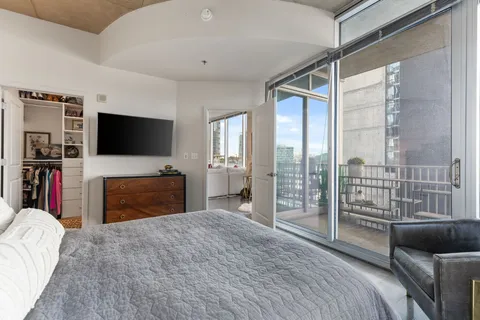 $899,000 | 301 Demonbreun Street, Unit 914, Nashville, TN 37201