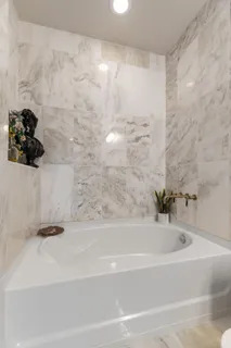 $899,000 | 301 Demonbreun Street, Unit 914, Nashville, TN 37201