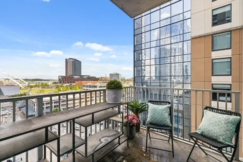 $899,000 | 301 Demonbreun Street, Unit 914, Nashville, TN 37201
