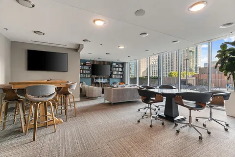 $899,000 | 301 Demonbreun Street, Unit 914, Nashville, TN 37201