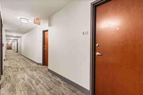 $899,000 | 301 Demonbreun Street, Unit 914, Nashville, TN 37201