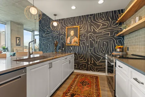 $899,000 | 301 Demonbreun Street, Unit 914, Nashville, TN 37201