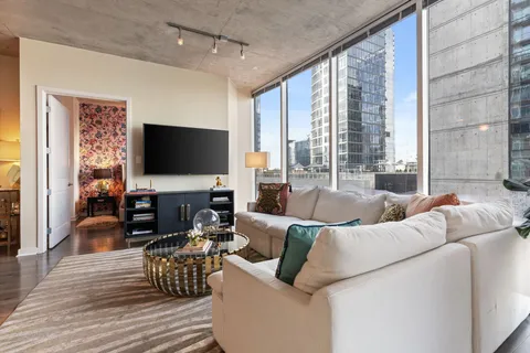 $899,000 | 301 Demonbreun Street, Unit 914, Nashville, TN 37201