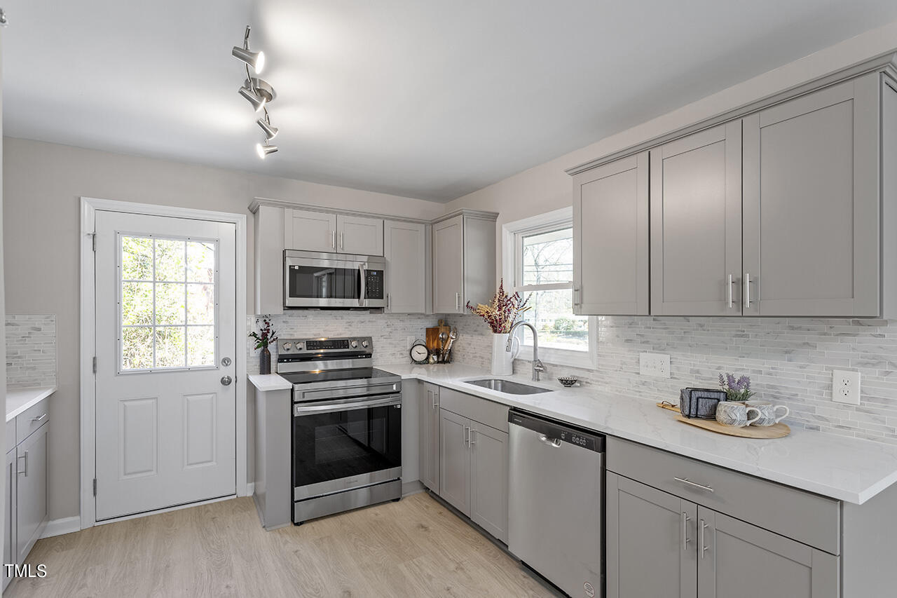 3217 Brentwood Road Raleigh, NC 27604 - Photo 9 of 36 3217 Brentwood Rd_17