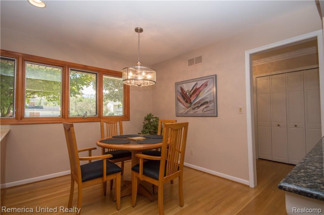 Breakfast nook
