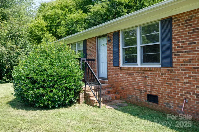 $230,000 | 1729 Fieldcrest Circle, Rock Hill, SC 29732