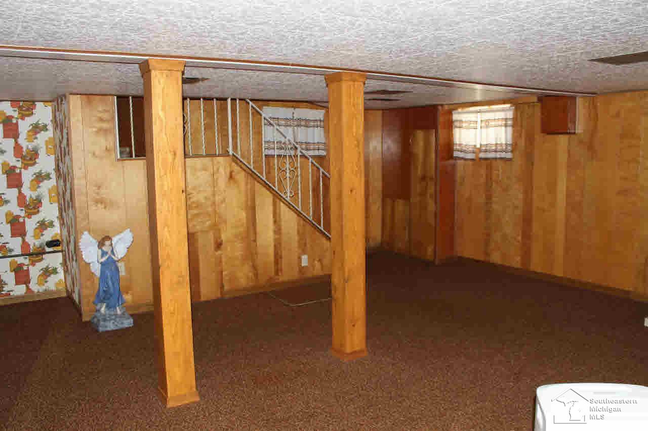 2374 Blue Bush Road Monroe, MI 48162 - Photo 13 of 18
