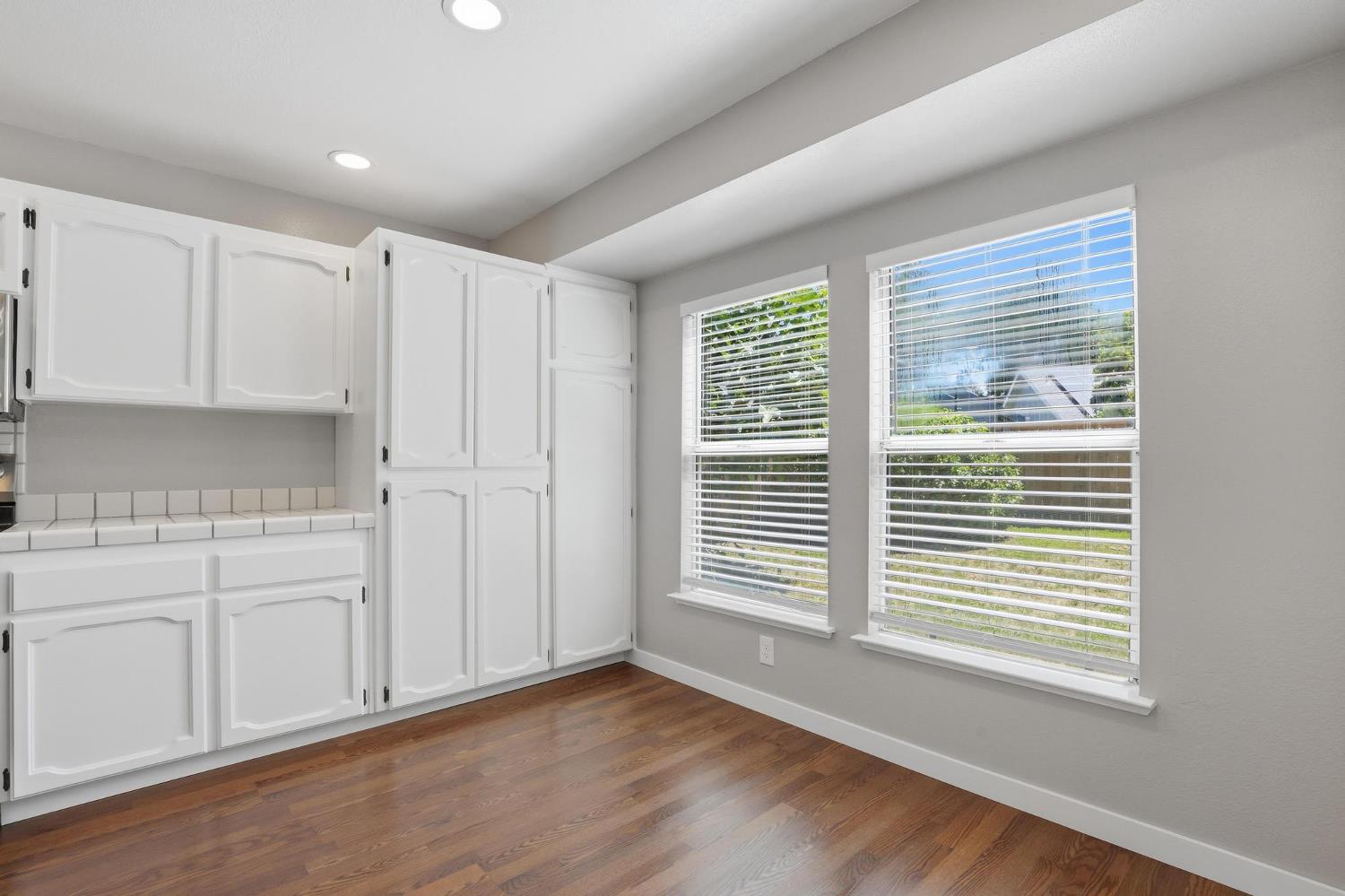 620 Teesdale Road Yuba City, CA 95991 - Photo 15 of 48 Perfect area for Breakfast Nook overlooking Back Yard