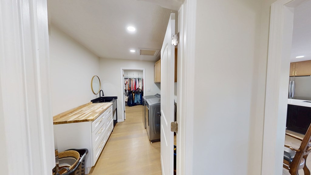 506 Lankford Road Paris, TN 38242 - Photo 6 of 23 a very nice looking room with a bed