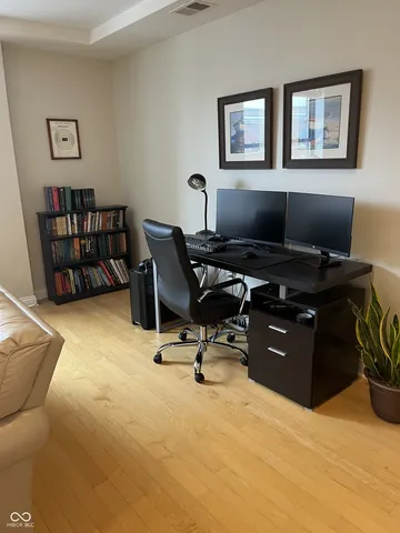 $305,000 | 350 North Meridian Street, Unit 603, Indianapolis, IN 46204