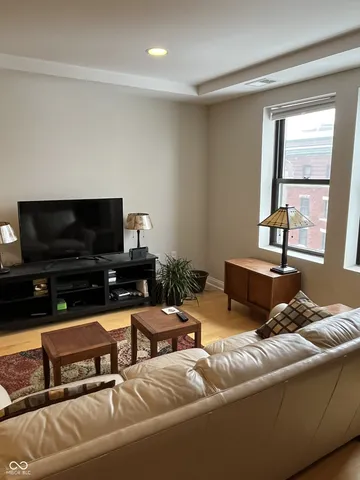 $305,000 | 350 North Meridian Street, Unit 603, Indianapolis, IN 46204