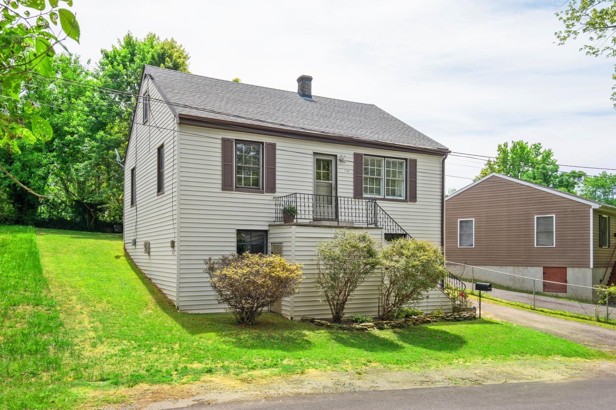 1104 Ware Street Charlottesville, VA 22902 - Photo 2 of 36
