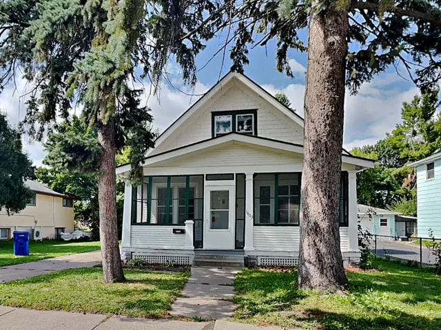 $1,895 | 1403 Barclay Street, St. Paul, MN 55106