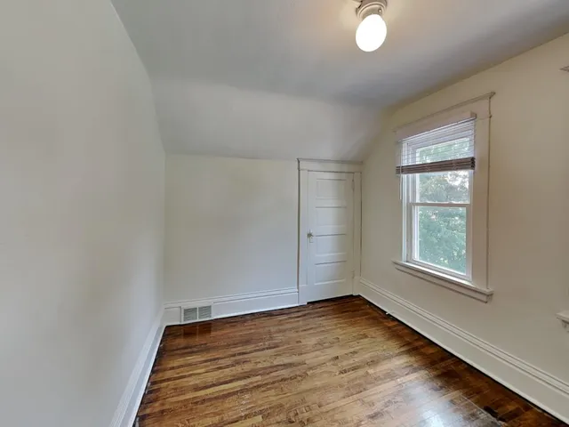 $1,895 | 1403 Barclay Street, St. Paul, MN 55106