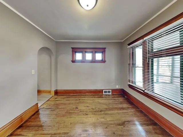 $1,895 | 1403 Barclay Street, St. Paul, MN 55106