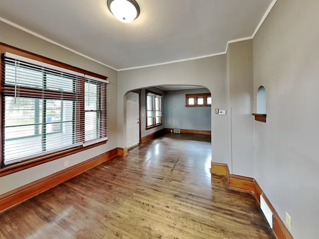 $1,895 | 1403 Barclay Street, St. Paul, MN 55106