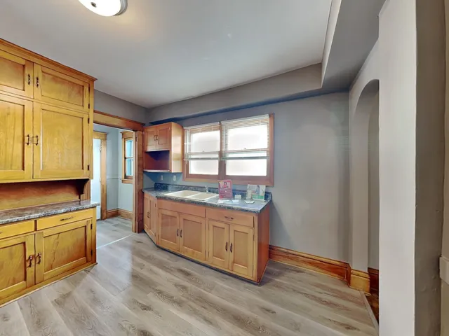 $1,895 | 1403 Barclay Street, St. Paul, MN 55106