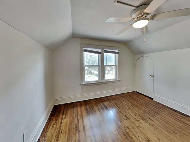 $1,895 | 1403 Barclay Street, St. Paul, MN 55106