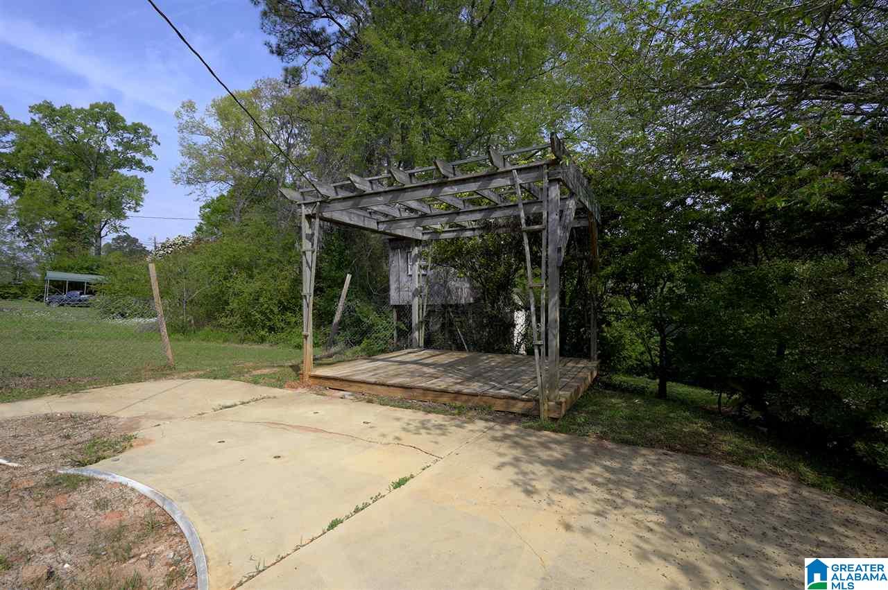 844 Cherokee Drive Sylacauga, AL 35150 - Photo 4 of 31