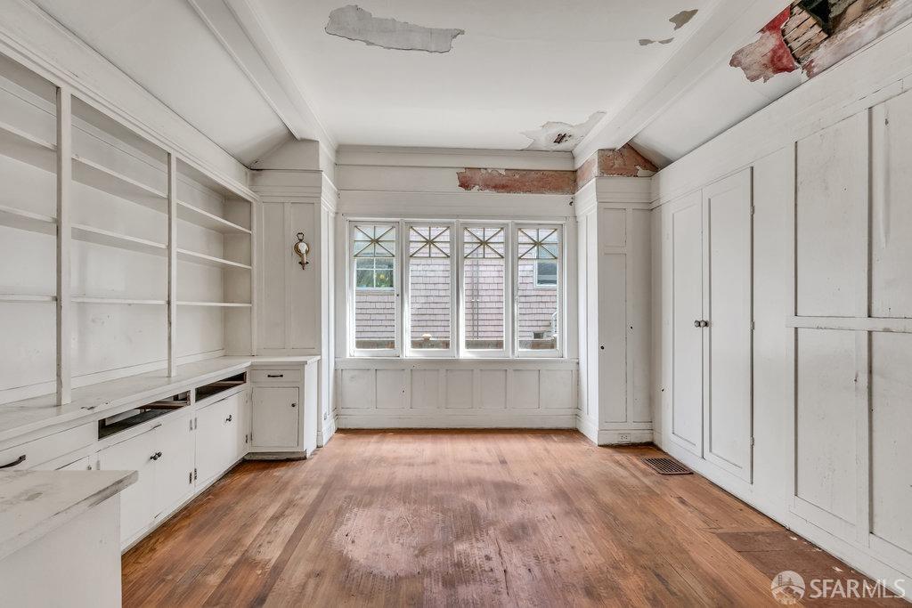 2815 Ashby Avenue Berkeley, CA 94705 - Photo 13 of 57 a view of an empty room with a window