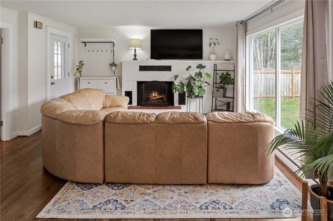 2641 Erlands Point Road Northwest Bremerton, WA 98312 - Photo 2 of 21 Gallery Image 2