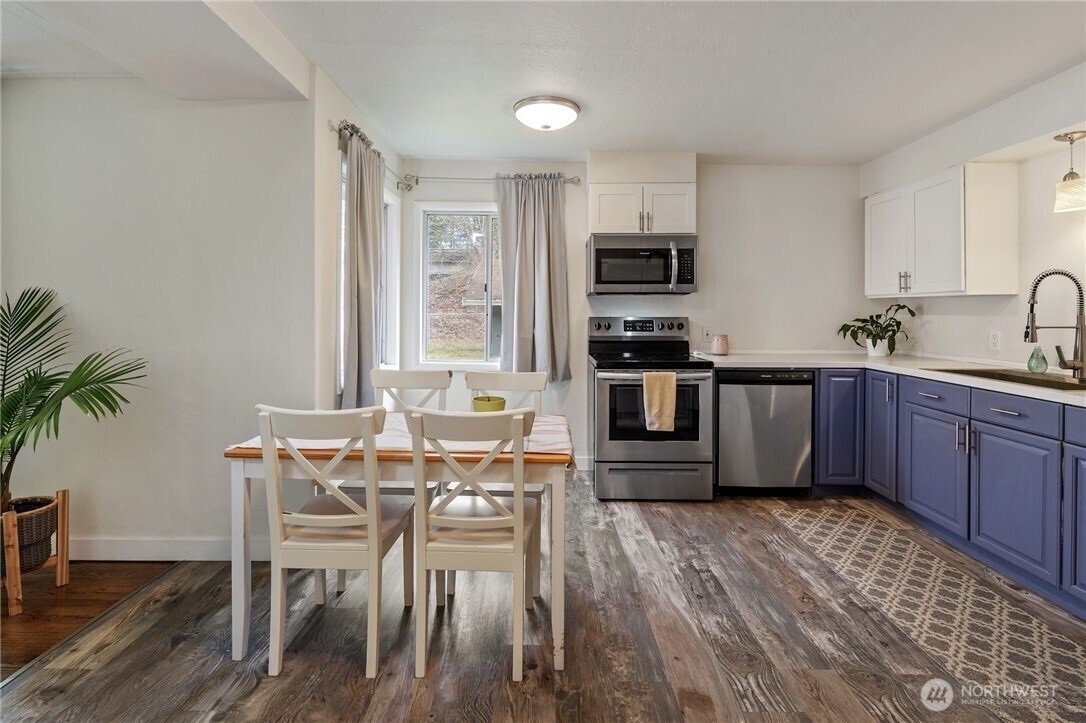 2641 Erlands Point Road Northwest Bremerton, WA 98312 - Photo 5 of 21 Gallery Image 5