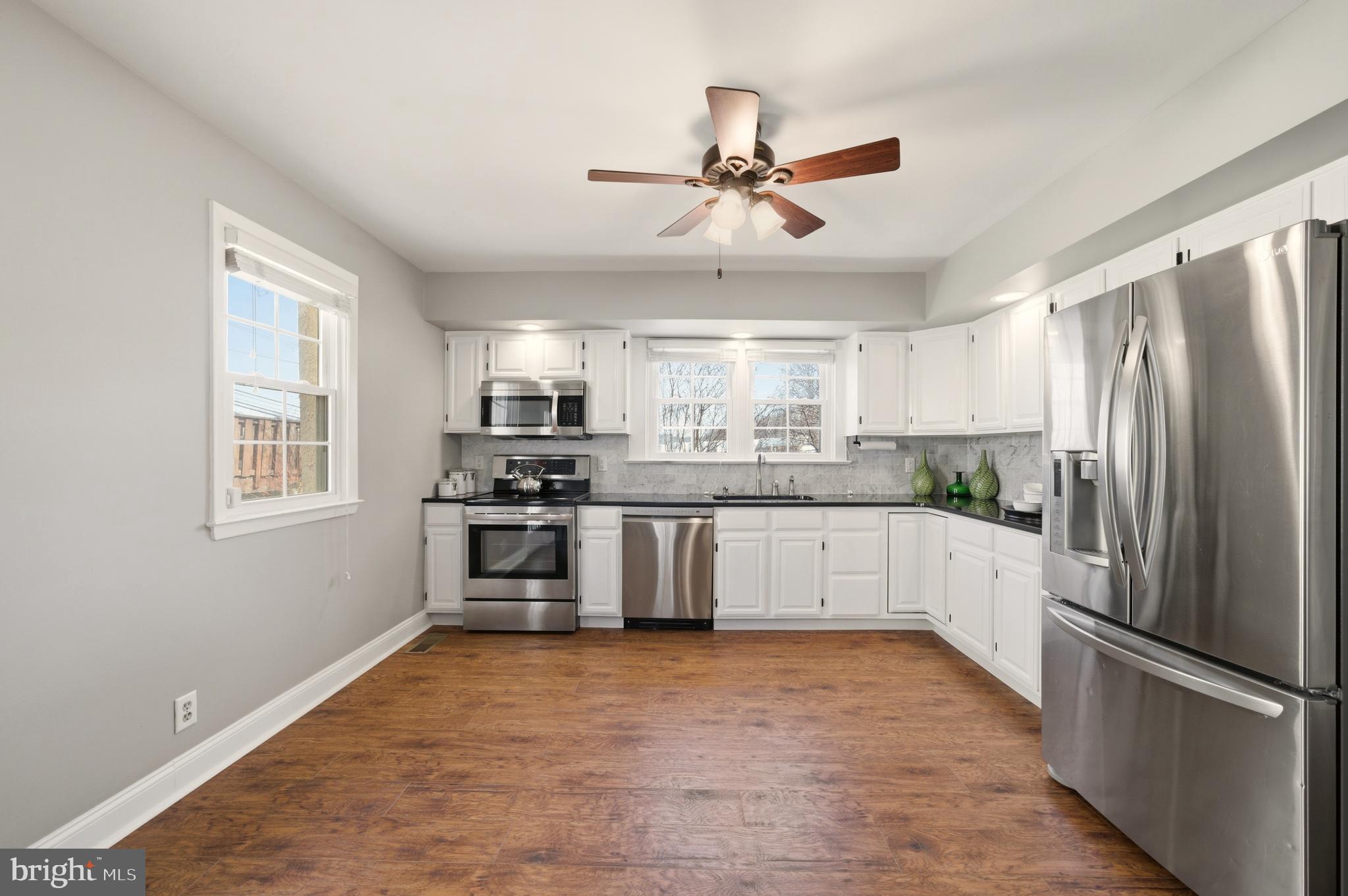 911 Righter Street Conshohocken, PA 19428 - Photo 6 of 24