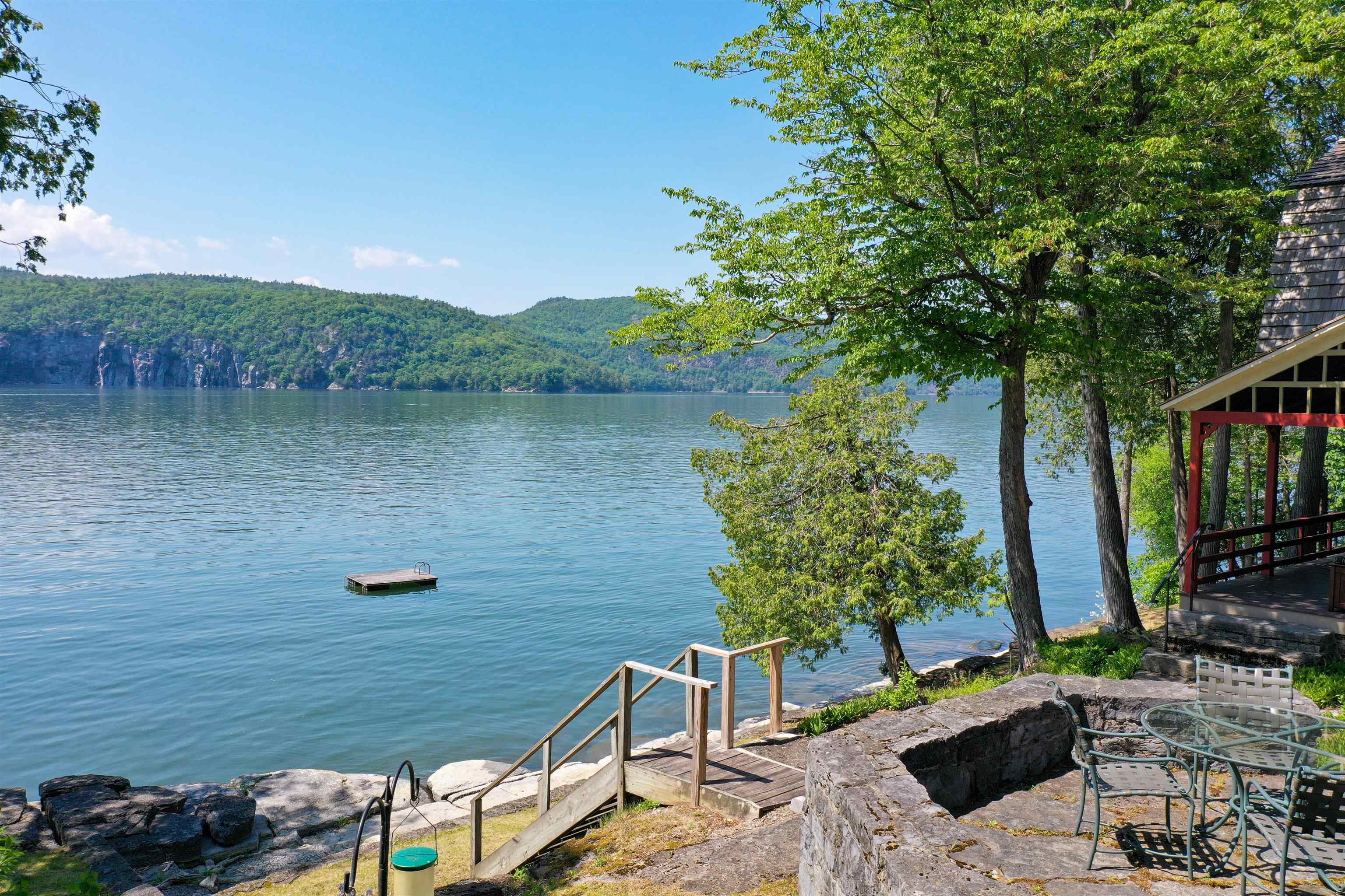 304 Thendara Road Ferrisburgh, VT 05491 - Photo 4 of 37