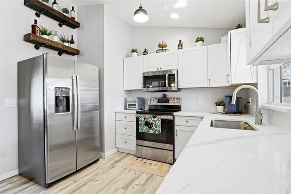 $374,900 | 2116 30th Avenue East, Bradenton, FL 34208