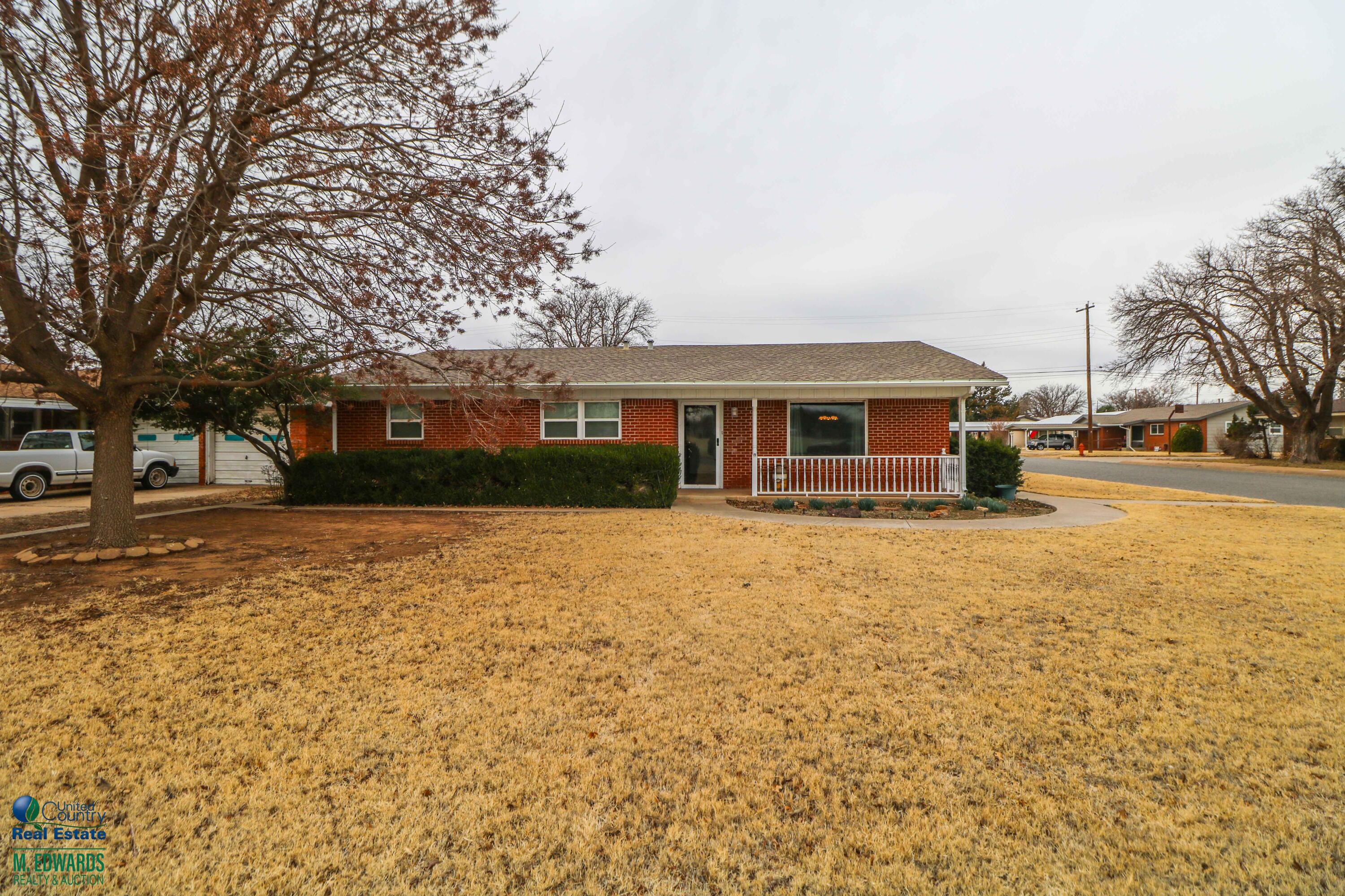 200 Crescent Drive Littlefield, TX 79339 - Photo 1 of 25 a front view of a house with a yard