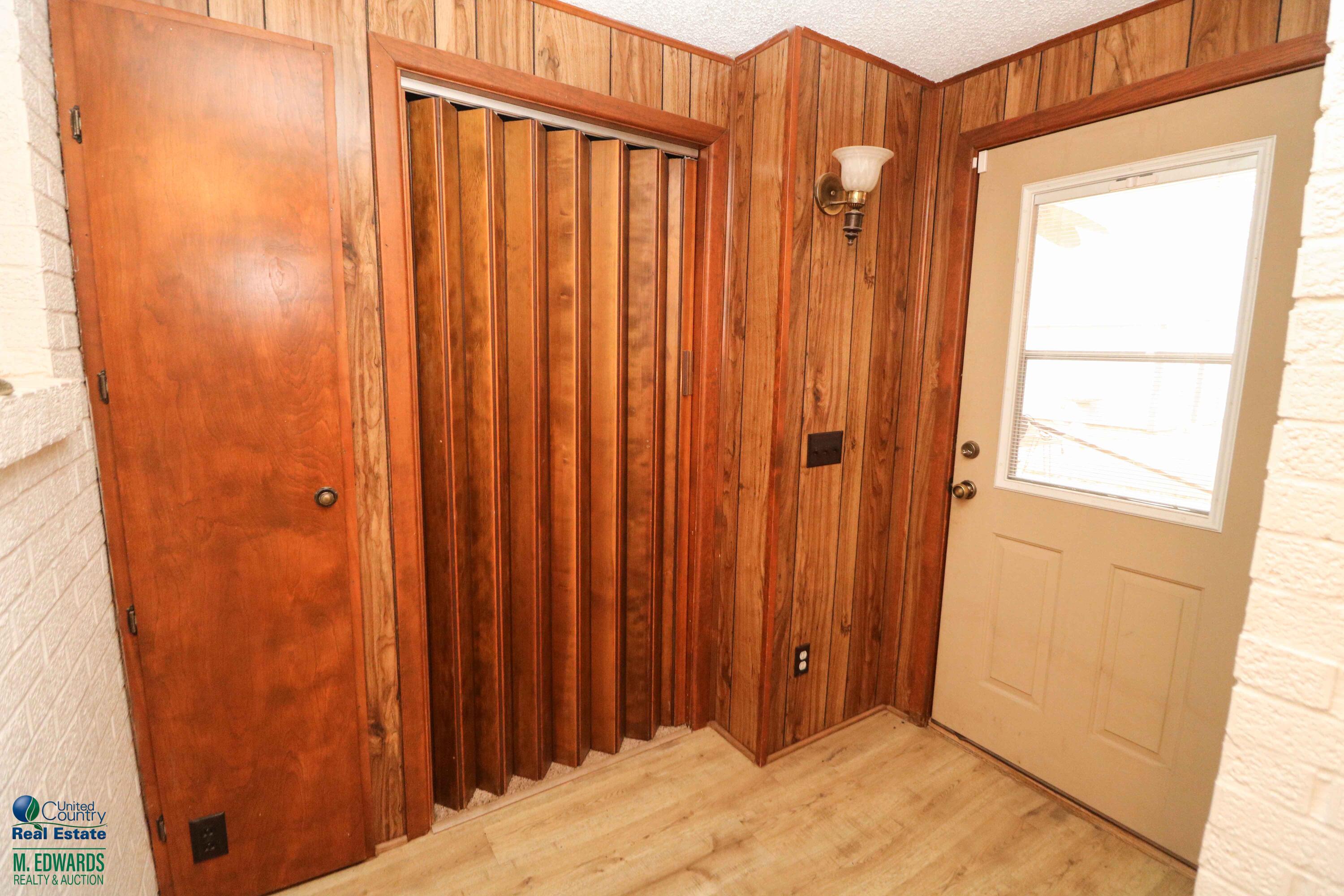 200 Crescent Drive Littlefield, TX 79339 - Photo 20 of 25 a view of a bathroom with shower and a window