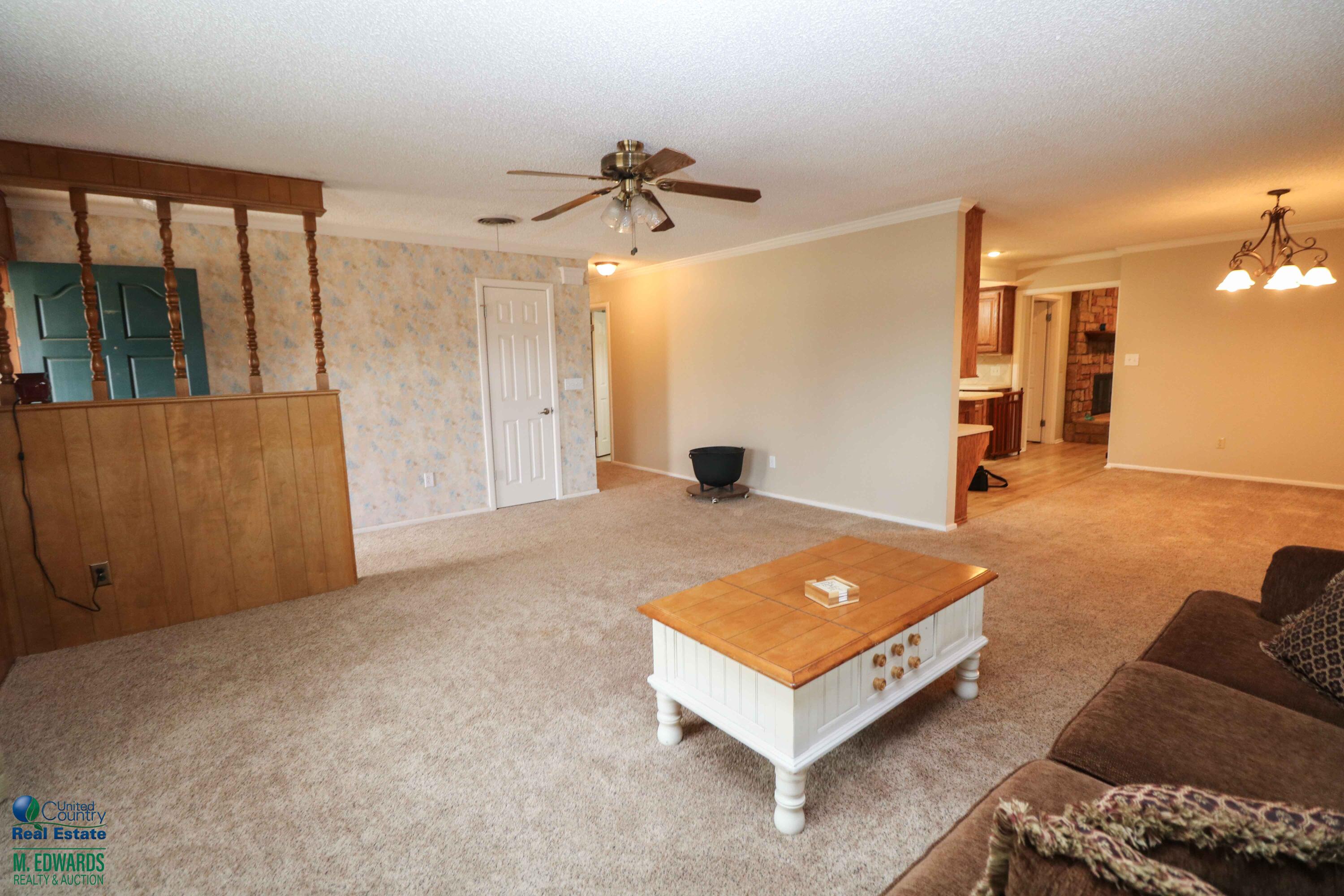 200 Crescent Drive Littlefield, TX 79339 - Photo 4 of 25 a living room with furniture