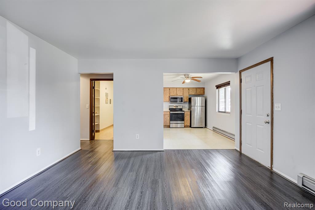 30464 Utica Road Roseville, MI 48066 - Photo 4 of 21