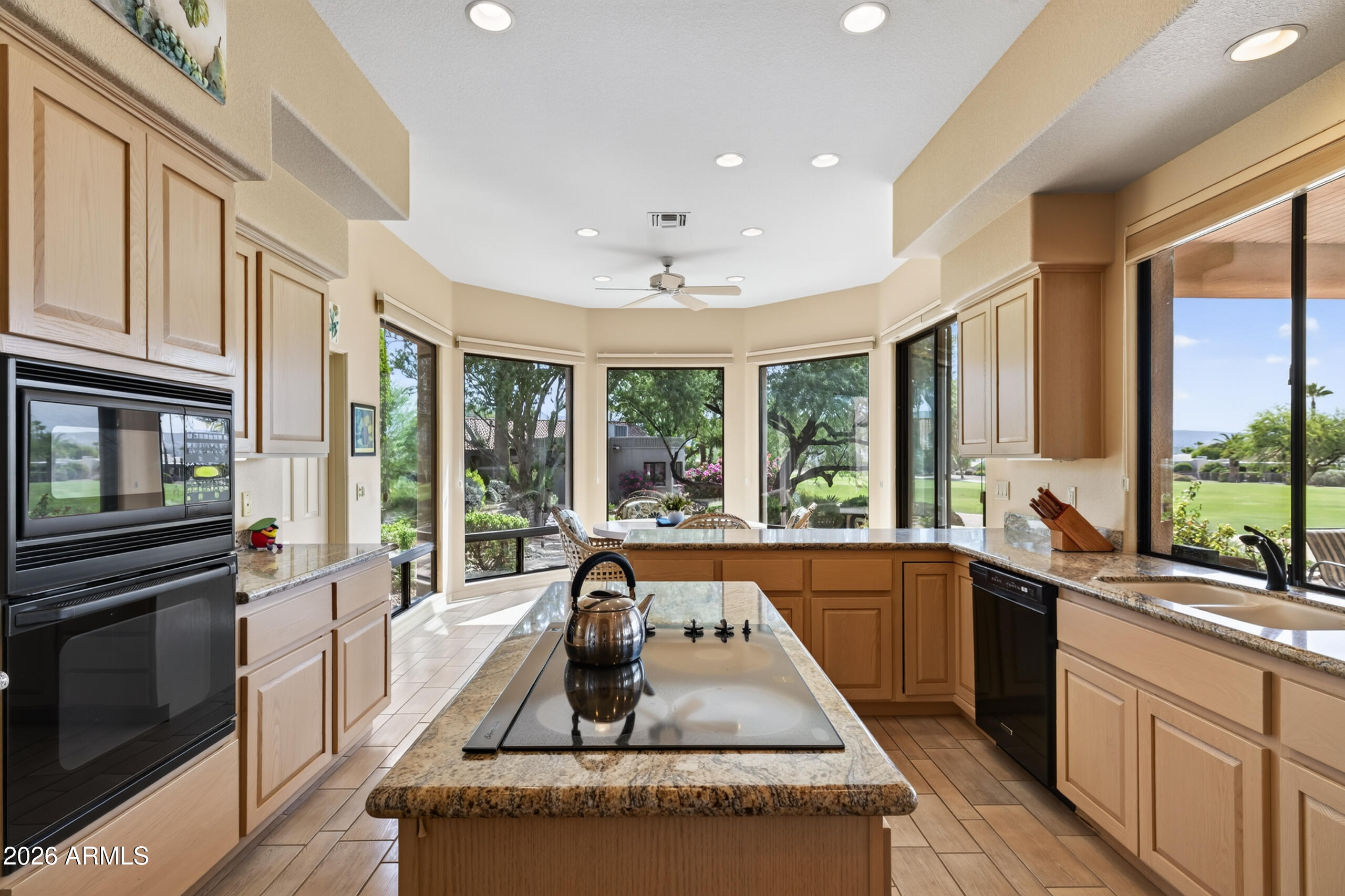 26002 North Agave Road Rio Verde, AZ 85263 - Photo 13 of 57 Bright Kitchen
