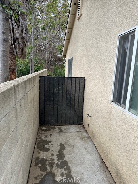 4485 Riverview Drive Riverside, CA 92509 - Photo 26 of 36 a view of wooden fence