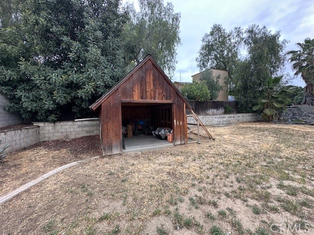 4485 Riverview Drive Riverside, CA 92509 - Photo 32 of 36 a backyard of a house with lots of green space