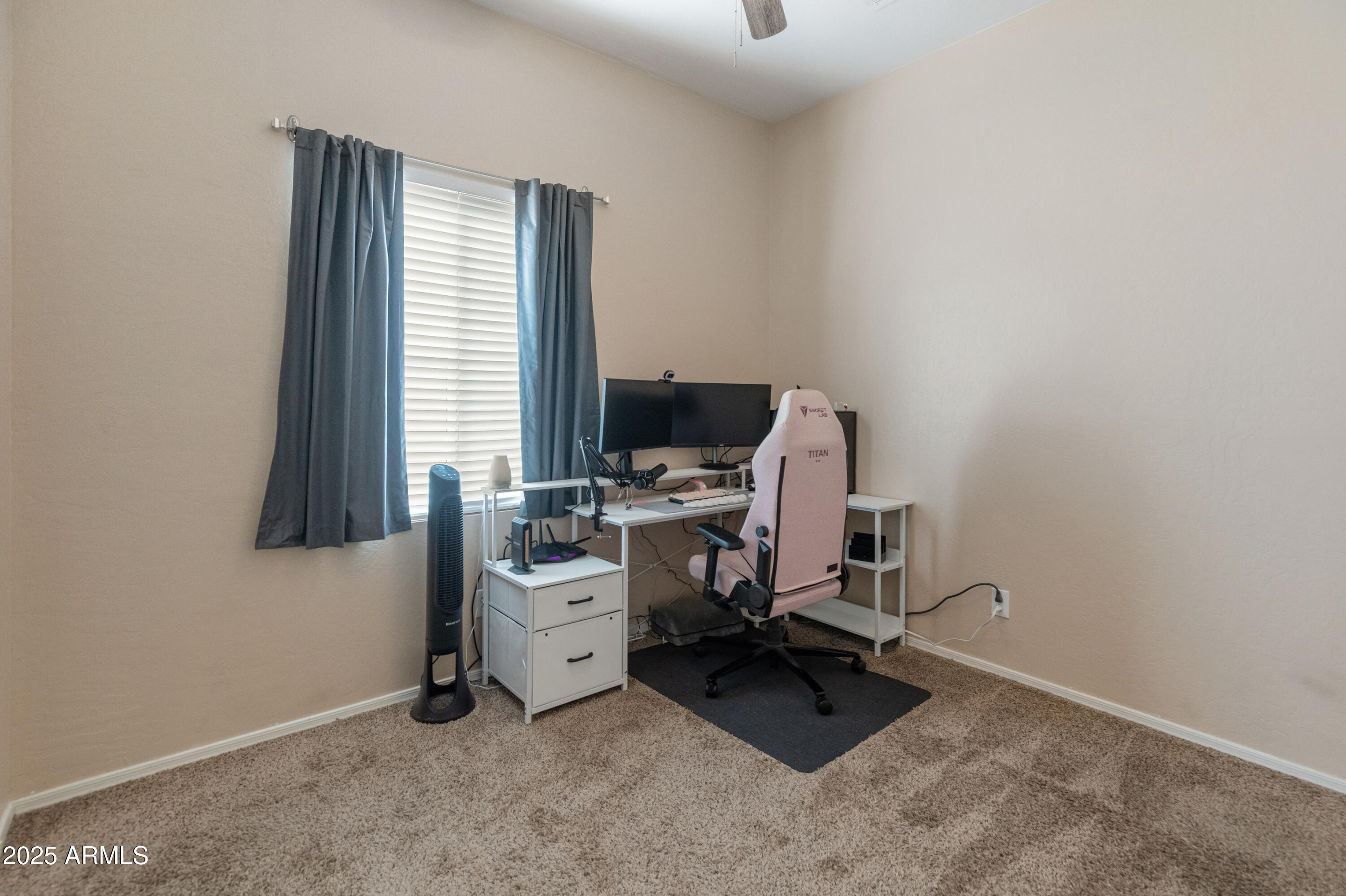 927 West Wendy Way Gilbert, AZ 85233 - Photo 19 of 33 Looking in 2nd bedroom