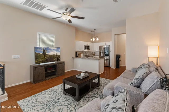 $1,900 | 927 West Wendy Way, Gilbert, AZ 85233