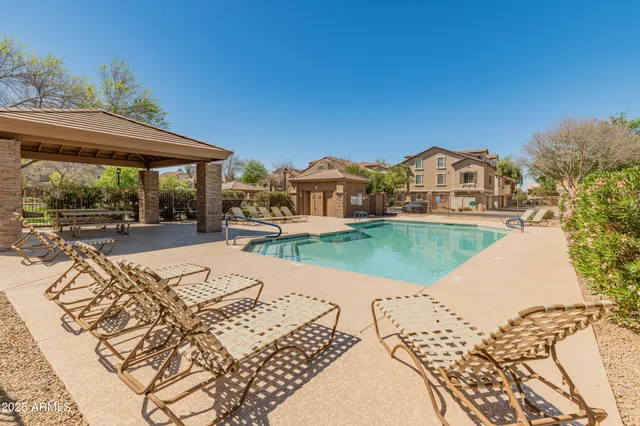 $1,900 | 927 West Wendy Way, Gilbert, AZ 85233