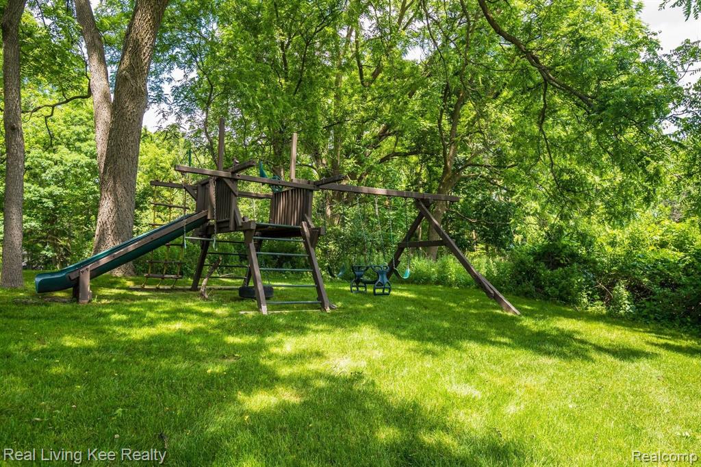 1802 North Kilburn Road Rochester Hills, MI 48306 - Photo 34 of 35