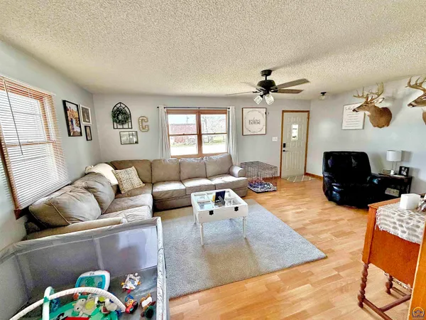 $129,900 | 277 Main Street, Harveyville, KS 66431